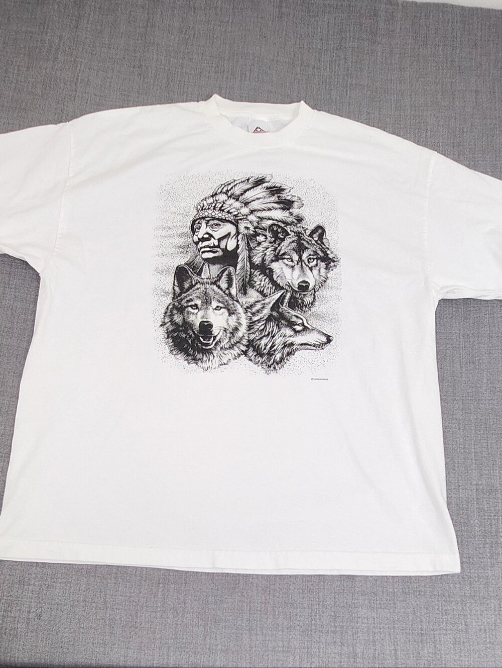 Vintage Native American With Wolves Graphic Tee Shirt. 2XL.